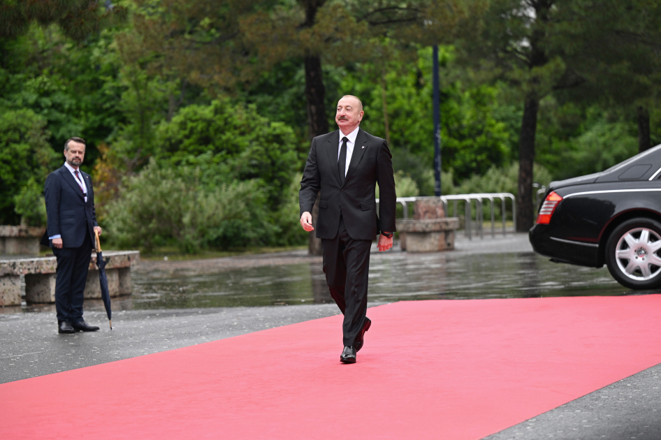 President Ilham Aliyev attends opening ceremony of 6th EPC Summit in Tirana (PHOTO/VIDEO)