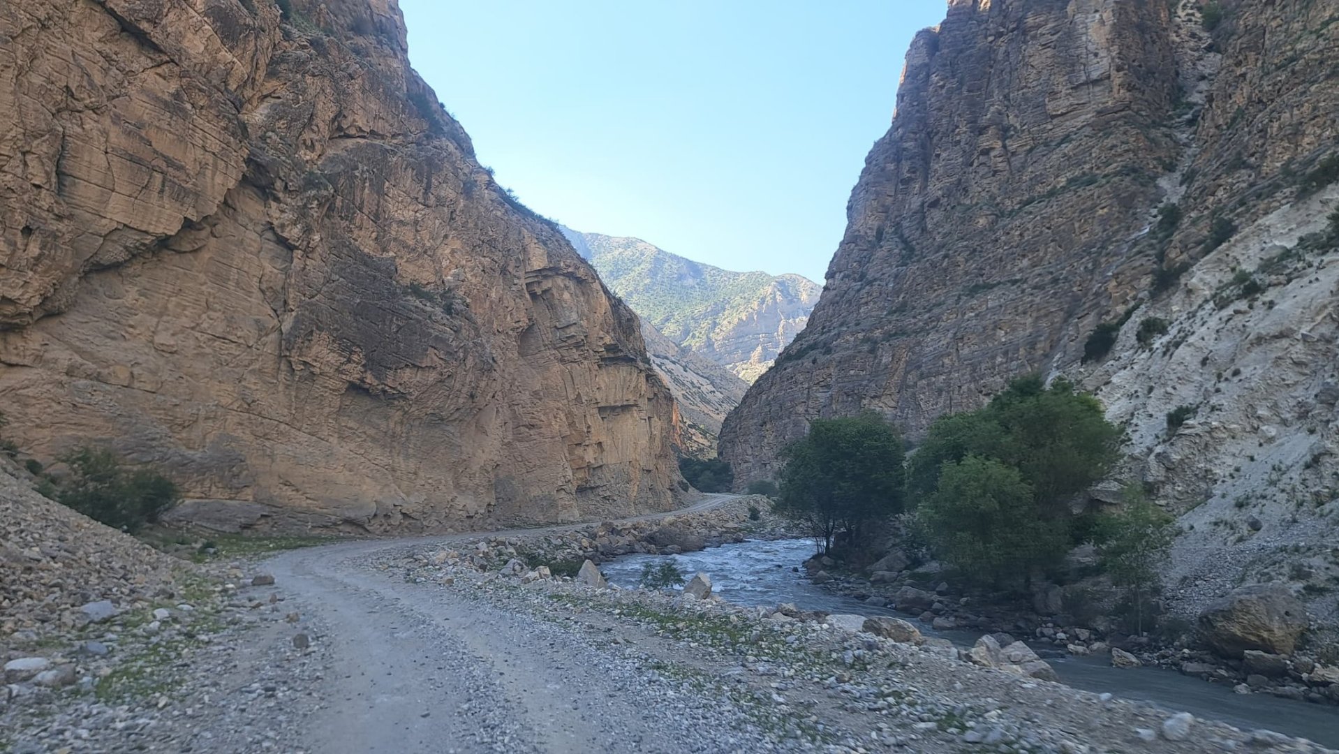 Kyrgyzstan develops road reconstruction project linking Batken and Osh regions