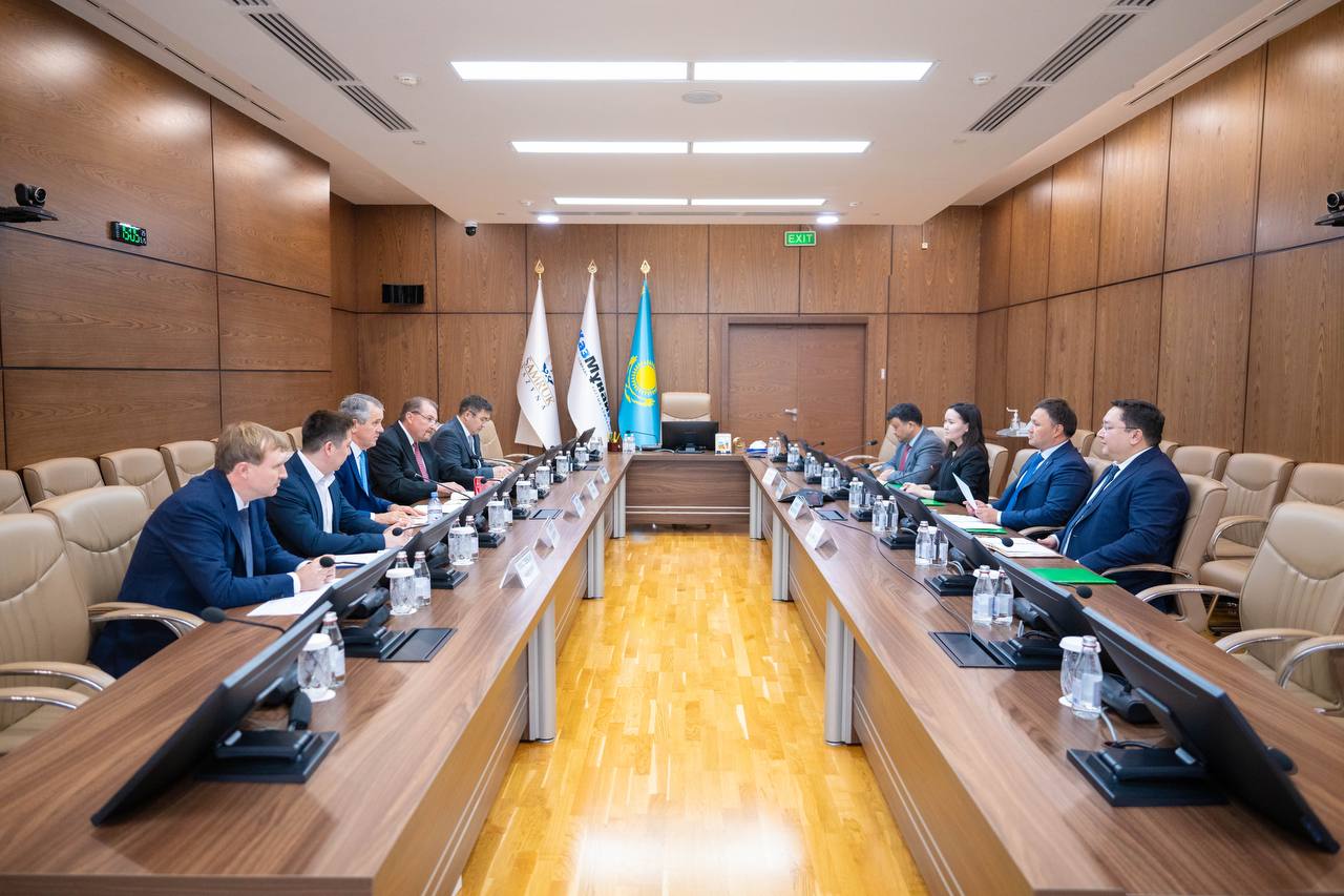 KazMunayGas, DeGolyer & MacNaughton view new paths for energy sector cooperation