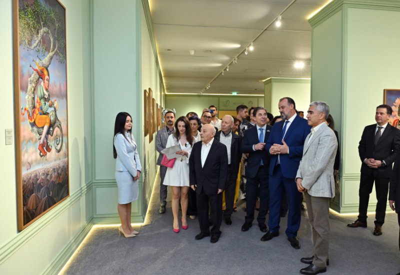 Heydar Aliyev Center hosts exhibition by renowned Brazilian sculptor and painter (PHOTO/VIDEO)