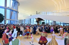 Heydar Aliyev Center hosts Brazilian artist`s exhibition "Reflection of Eternity" (PHOTO/VIDEO)