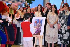 Heydar Aliyev Center hosts Brazilian artist`s exhibition "Reflection of Eternity" (PHOTO/VIDEO)