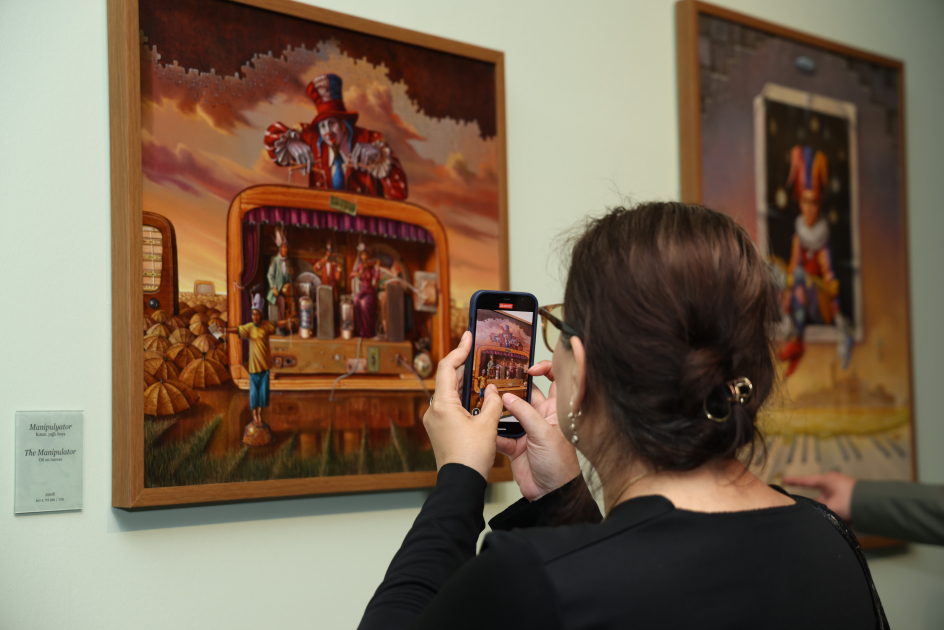 Heydar Aliyev Center hosts Brazilian artist`s exhibition "Reflection of Eternity" (PHOTO/VIDEO)