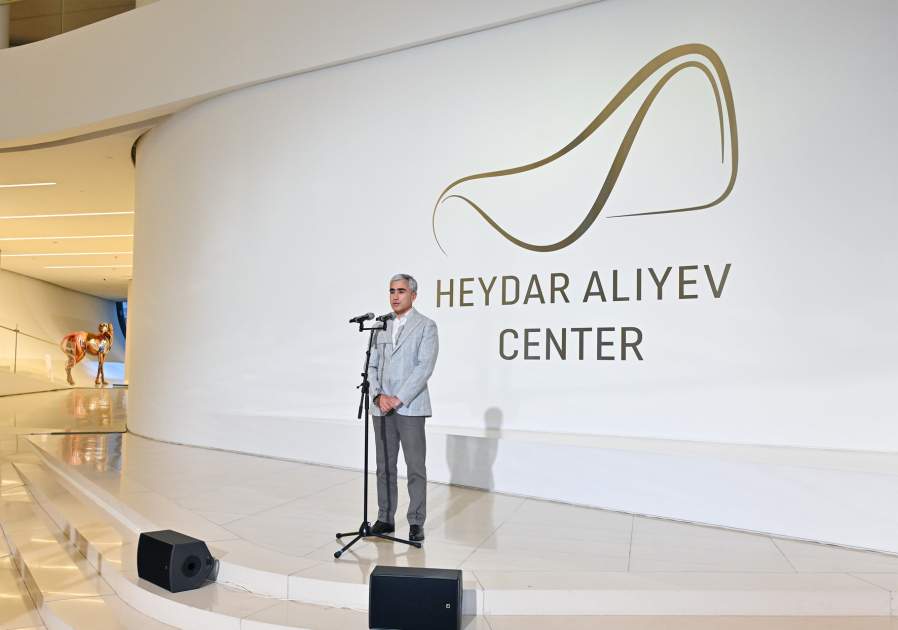 Heydar Aliyev Center hosts Brazilian artist`s exhibition "Reflection of Eternity" (PHOTO/VIDEO)