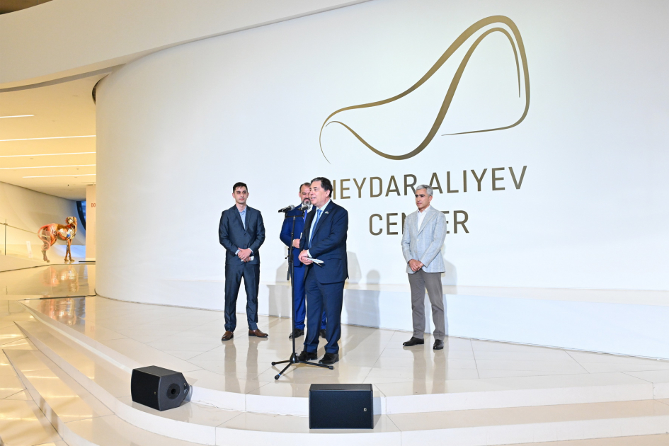 Heydar Aliyev Center hosts Brazilian artist`s exhibition "Reflection of Eternity" (PHOTO/VIDEO)