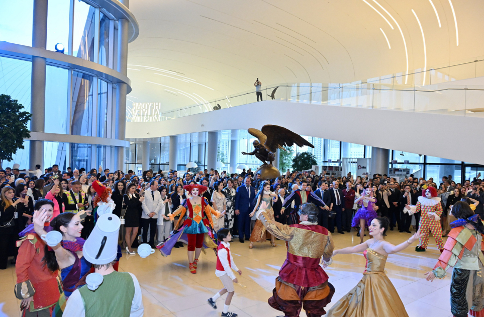 Heydar Aliyev Center hosts Brazilian artist`s exhibition "Reflection of Eternity" (PHOTO/VIDEO)
