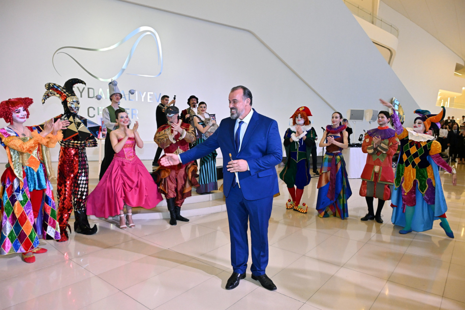 Heydar Aliyev Center hosts Brazilian artist`s exhibition "Reflection of Eternity" (PHOTO/VIDEO)