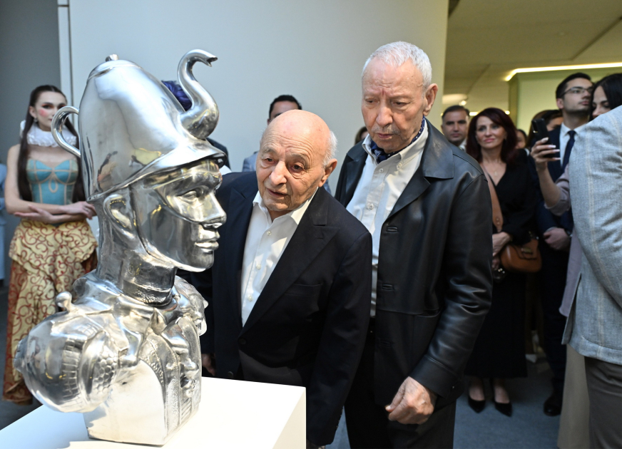 Heydar Aliyev Center hosts Brazilian artist`s exhibition "Reflection of Eternity" (PHOTO/VIDEO)