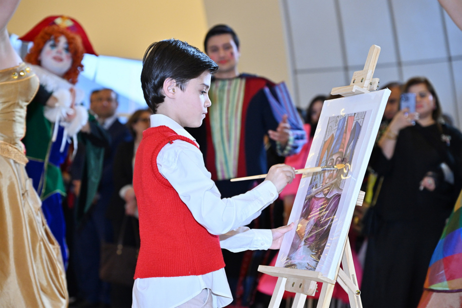 Heydar Aliyev Center hosts Brazilian artist`s exhibition "Reflection of Eternity" (PHOTO/VIDEO)