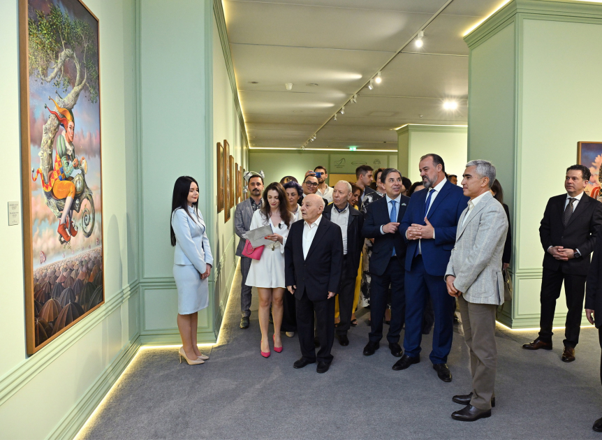 Heydar Aliyev Center hosts Brazilian artist`s exhibition "Reflection of Eternity" (PHOTO/VIDEO)