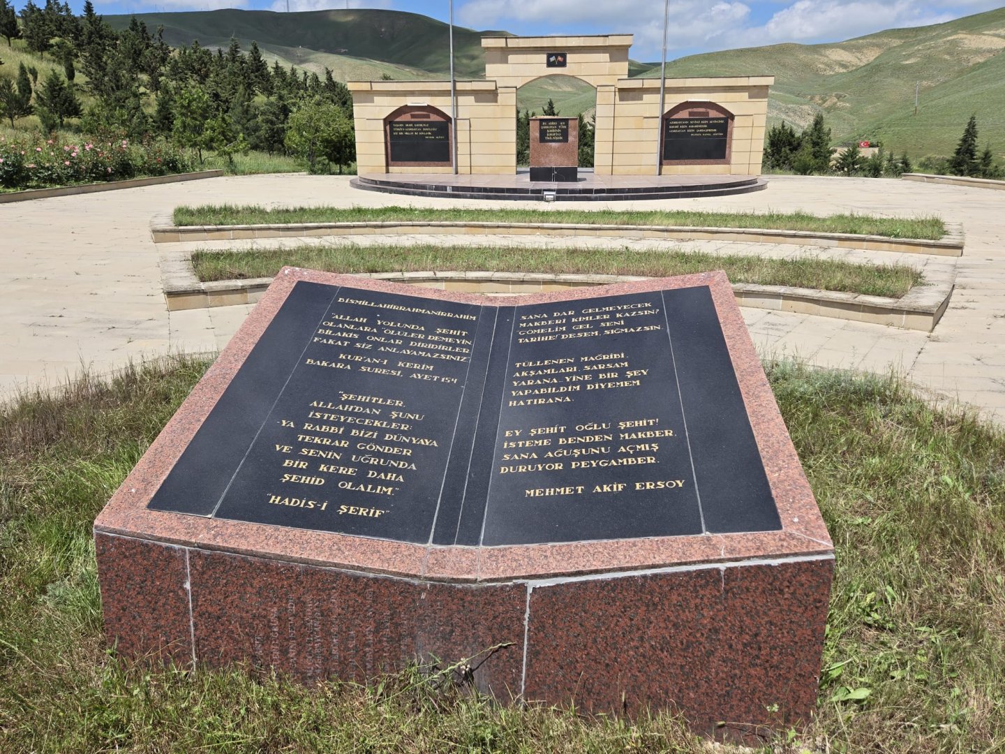 SecGen of TURKSOY visits “Turkic Martyrdom” monument in Azerbaijan's Shamakhi (PHOTO)