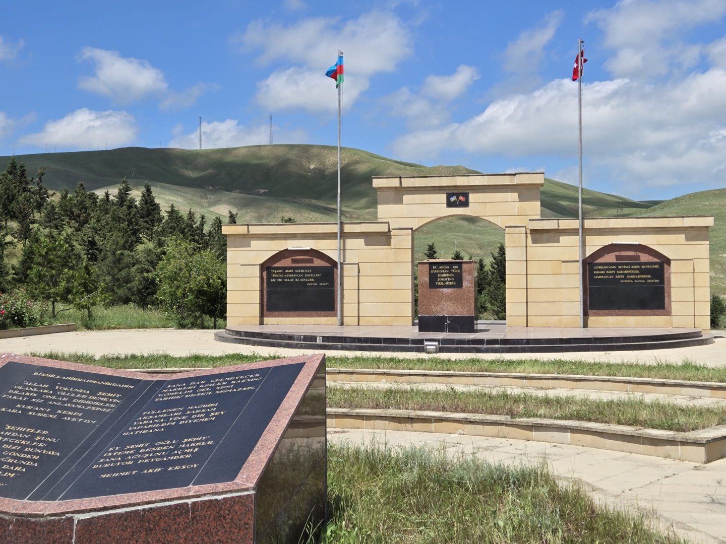SecGen of TURKSOY visits “Turkic Martyrdom” monument in Azerbaijan's Shamakhi (PHOTO)