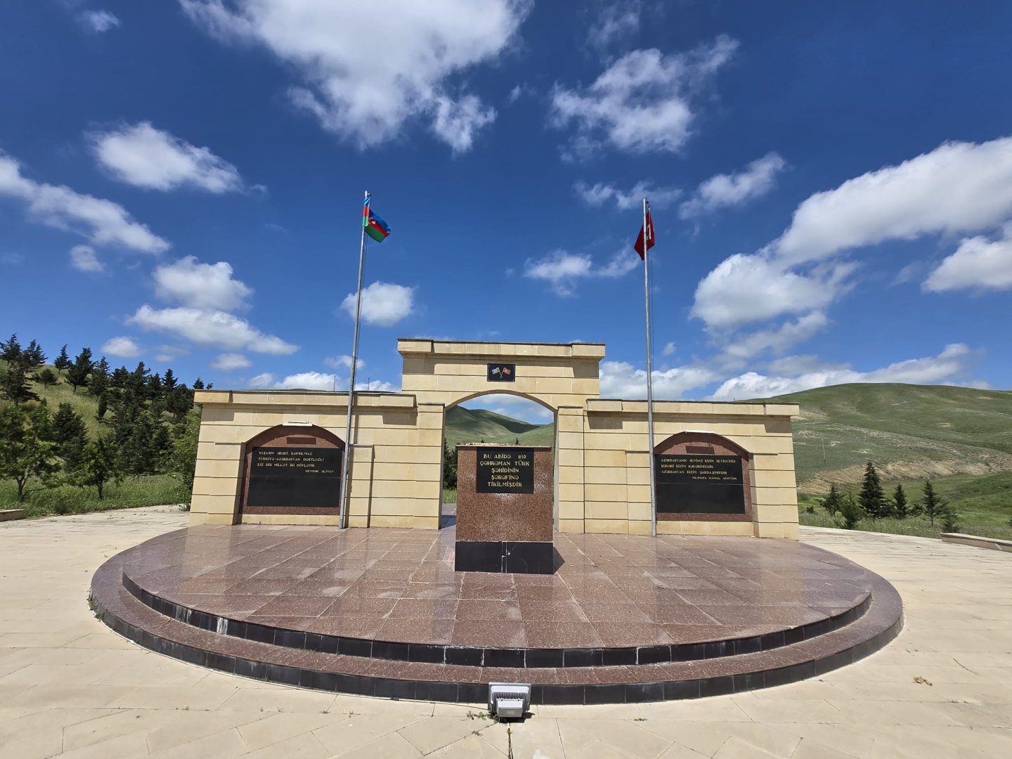 SecGen of TURKSOY visits “Turkic Martyrdom” monument in Azerbaijan's Shamakhi (PHOTO)