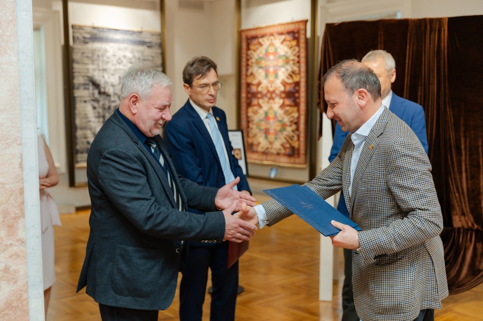 "Azerkhalcha" OJSC opened the carpet exhibition"Harmony of Beauty. The Timeless Elegance of Azerbaijani Carpets" for the first time in Moldova (PHOTO)