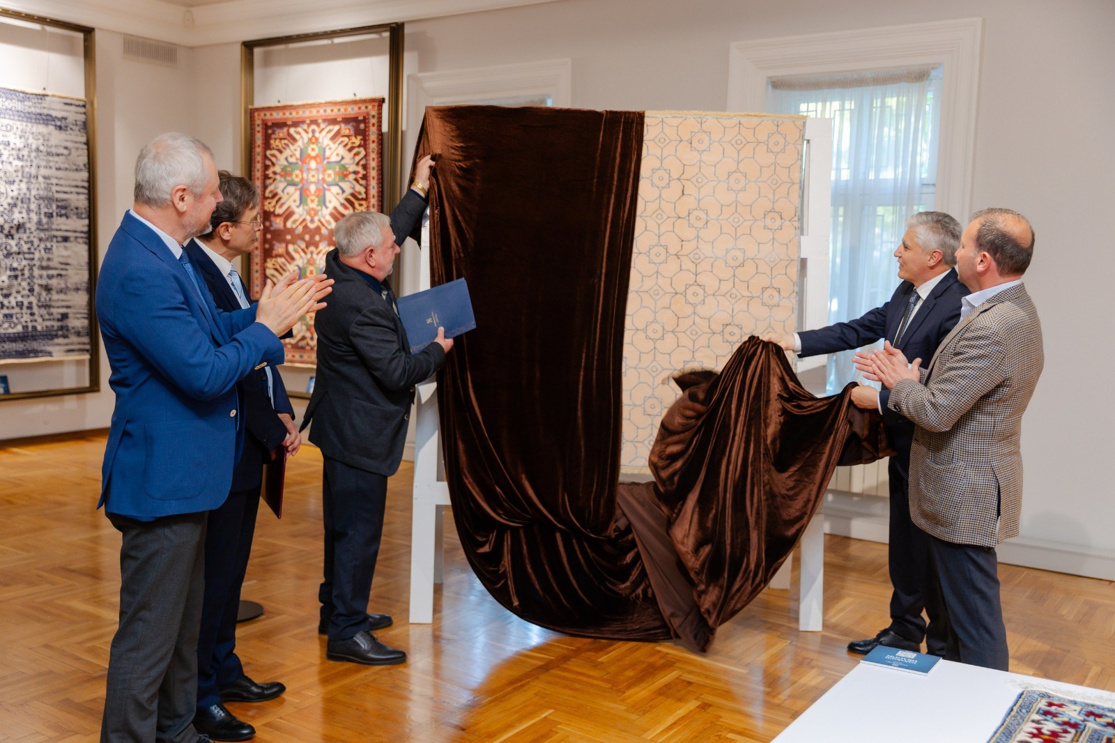 "Azerkhalcha" OJSC opened the carpet exhibition"Harmony of Beauty. The Timeless Elegance of Azerbaijani Carpets" for the first time in Moldova (PHOTO)