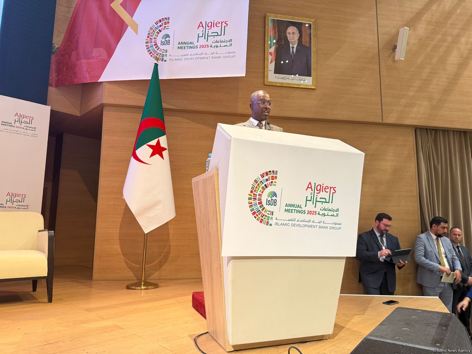 Algeria advocates for common approach to address youth issues with IsDB