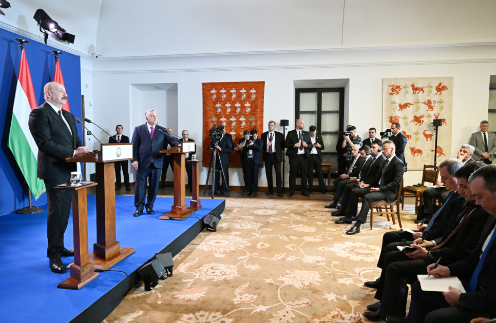 President Ilham Aliyev, PM Viktor Orbán make press statements (PHOTO)