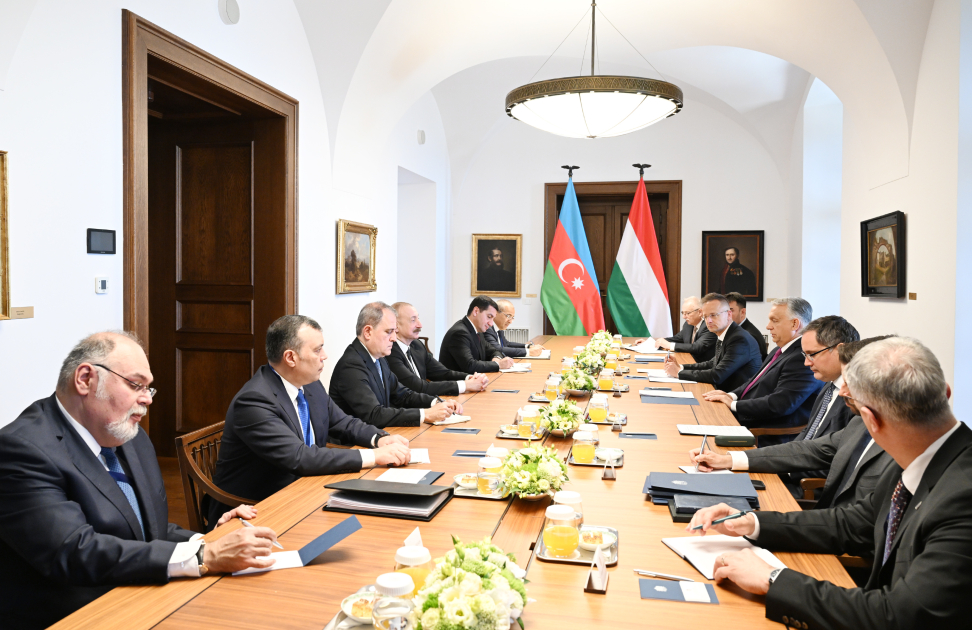 President Ilham Aliyev, PM Viktor Orbán hold expanded meeting (PHOTO/VIDEO)
