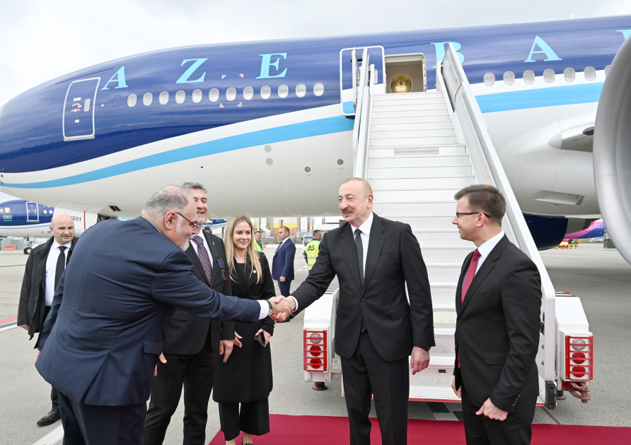 President Ilham Aliyev arrives in Hungary for working visit (PHOTO)