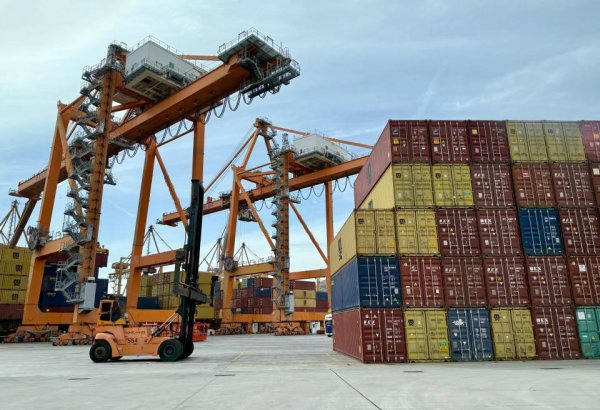 First China-Azerbaijan rail cargo passes via Turkmenistan