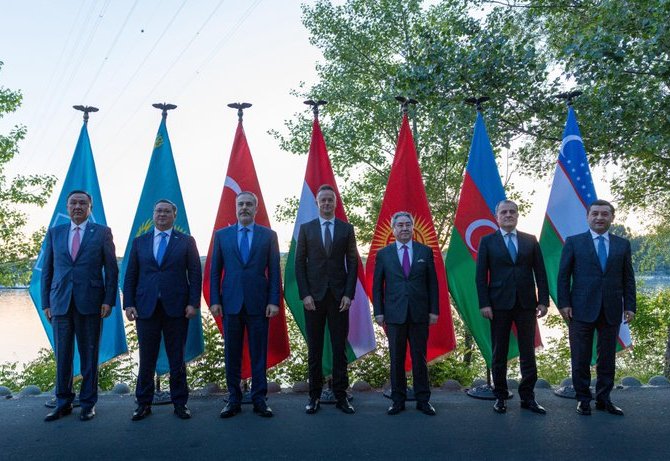 Informal meeting of FMs of OTS countries was held in Budapest