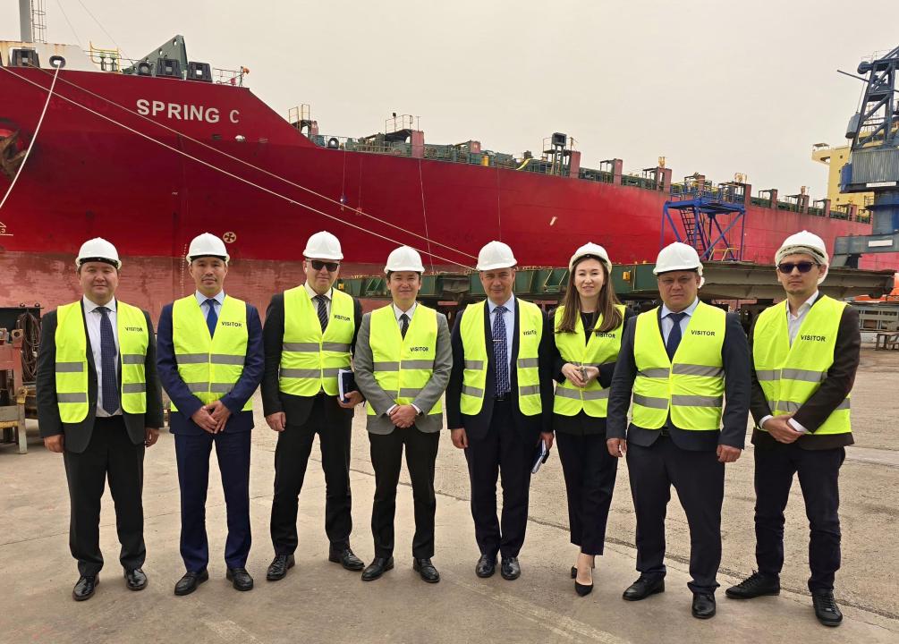 Kazakhstan invites Greek investment in Caspian port modernization
