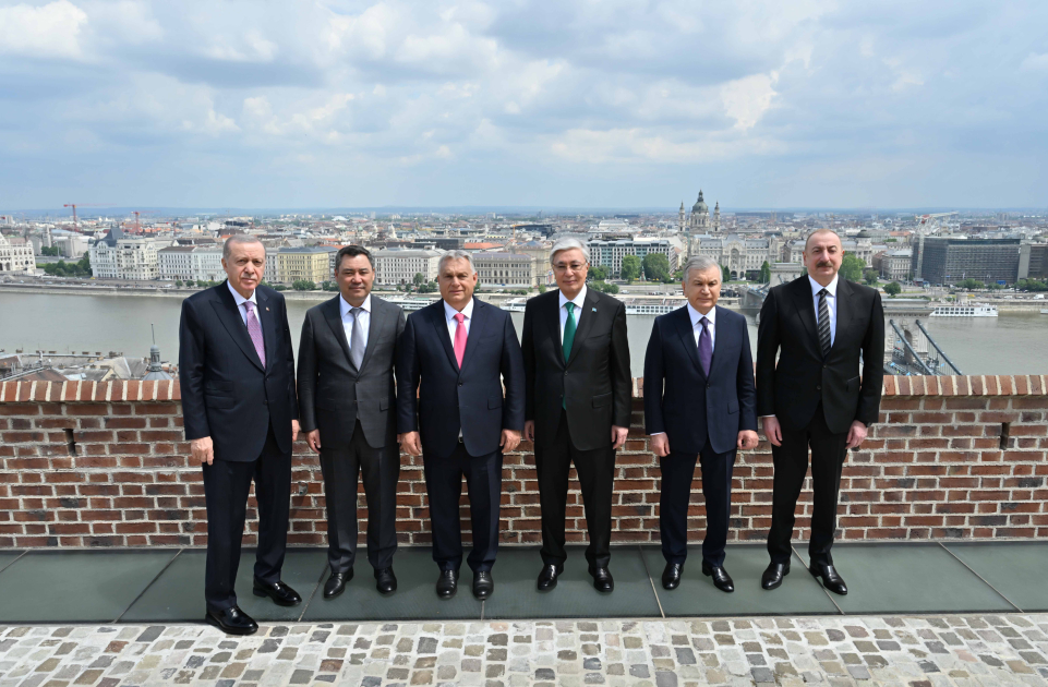 President Ilham Aliyev attends official luncheon in honor of OTS heads of state and government in Budapest (PHOTO/VIDEO)