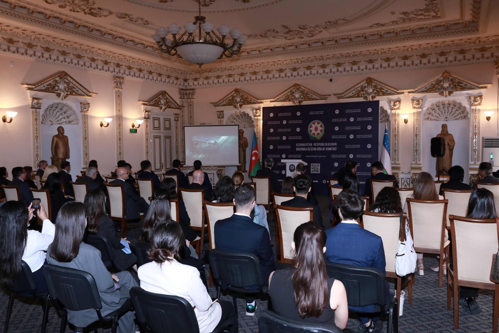 Azerbaijan, Uzbekistan deepen bonds through public diplomacy dialogue (PHOTO)