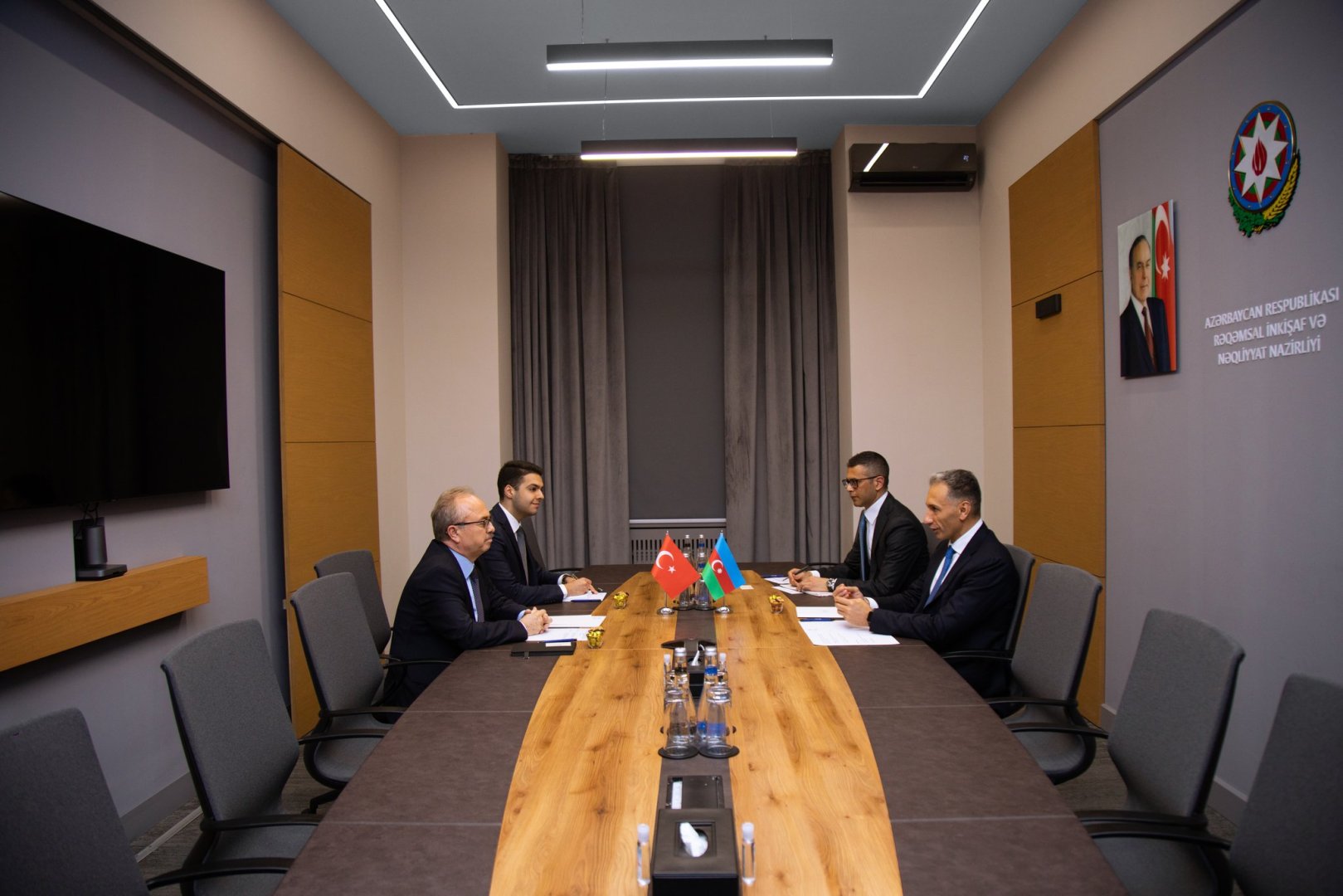 Azerbaijan, Türkiye explore innovations for Middle Corridor dev't