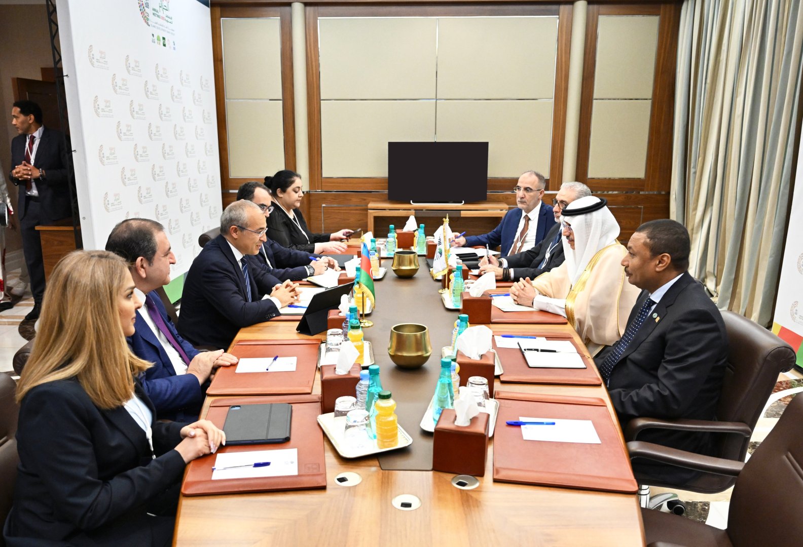 Azerbaijan, IsDB chart new paths to diversify partnership (PHOTO)