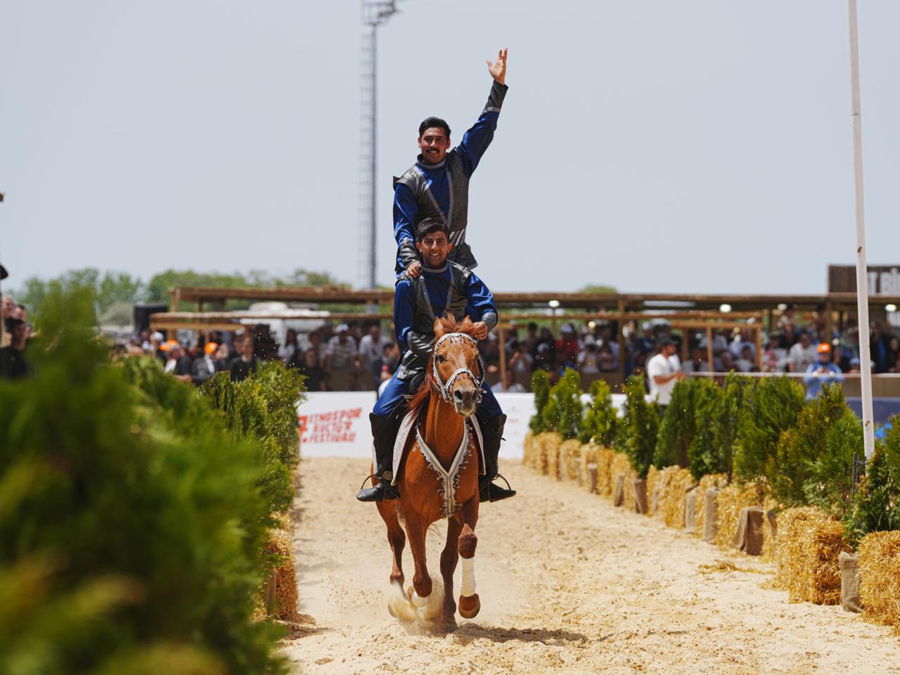 Recep Tayyip Erdogan and his spouse watch performance of Azerbaijani participants at Ethnosport and Culture Festival (PHOTO)