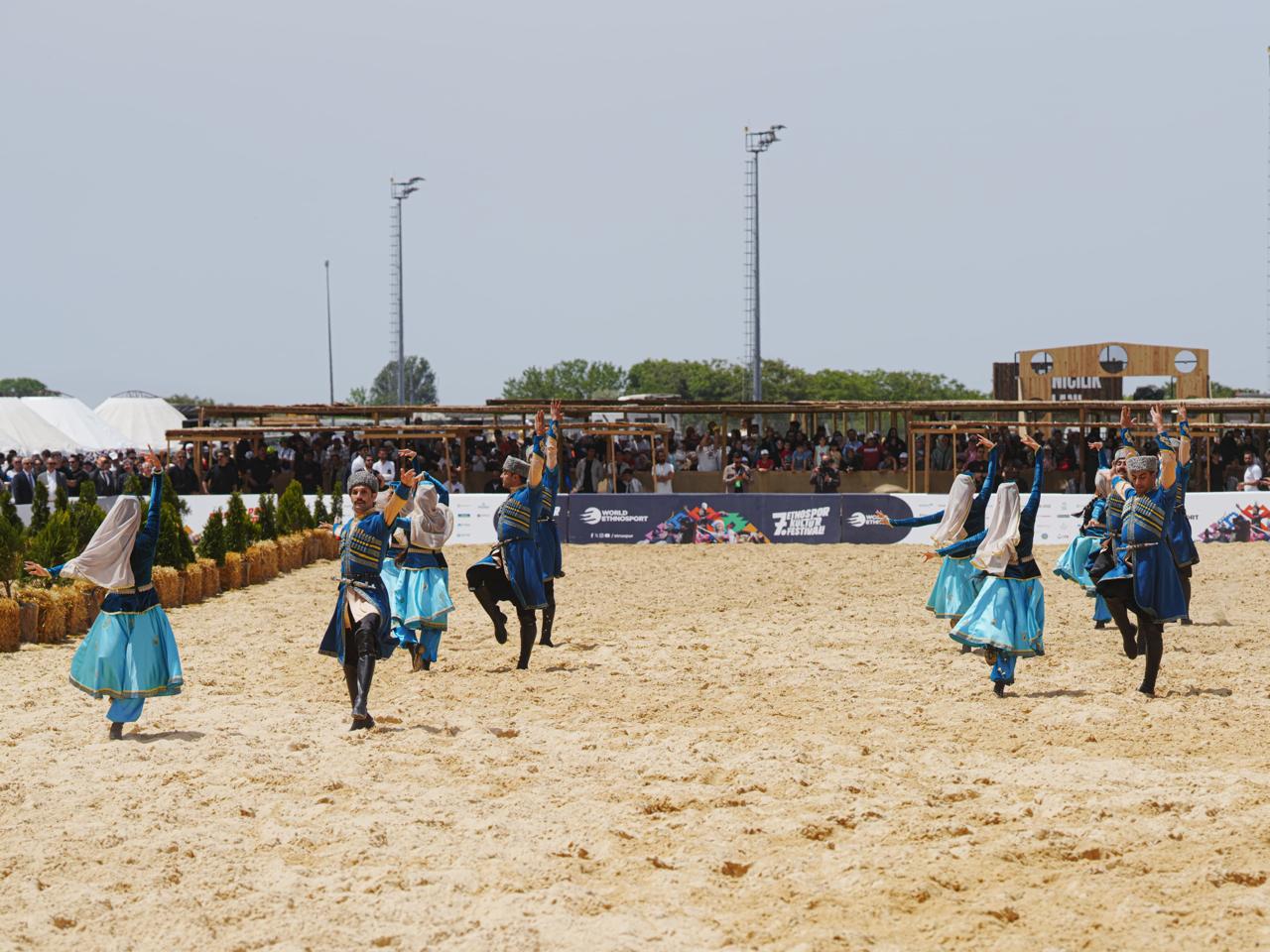 Recep Tayyip Erdogan and his spouse watch performance of Azerbaijani participants at Ethnosport and Culture Festival (PHOTO)