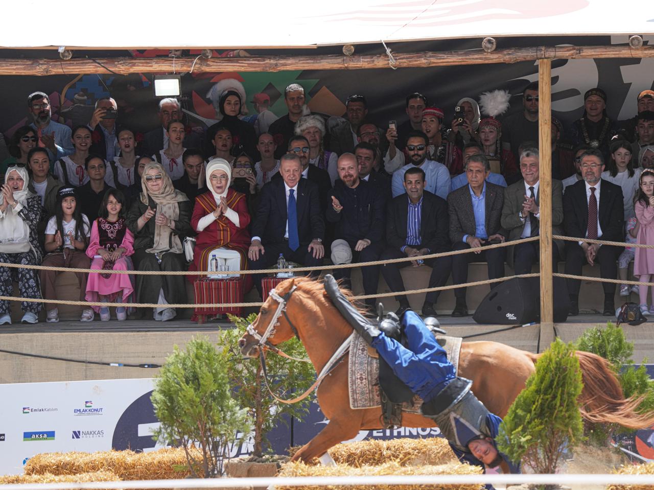 Recep Tayyip Erdogan and his spouse watch performance of Azerbaijani participants at Ethnosport and Culture Festival (PHOTO)