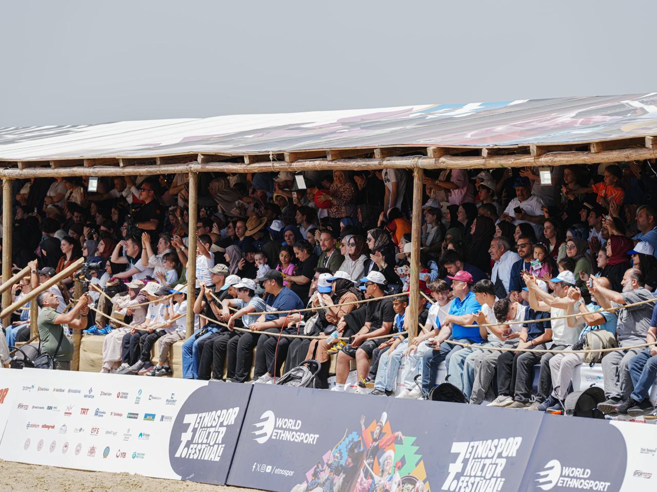 Recep Tayyip Erdogan and his spouse watch performance of Azerbaijani participants at Ethnosport and Culture Festival (PHOTO)