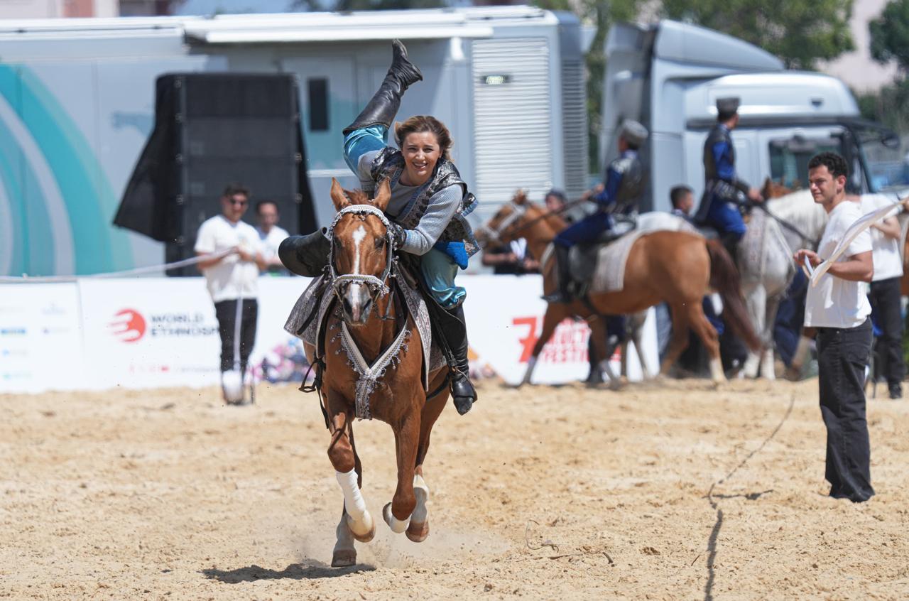 Recep Tayyip Erdogan and his spouse watch performance of Azerbaijani participants at Ethnosport and Culture Festival (PHOTO)