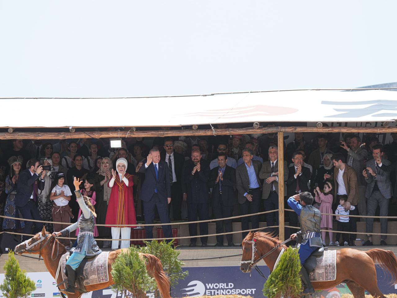 Recep Tayyip Erdogan and his spouse watch performance of Azerbaijani participants at Ethnosport and Culture Festival (PHOTO)