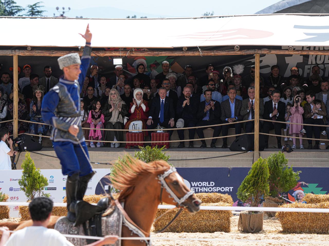 Recep Tayyip Erdogan and his spouse watch performance of Azerbaijani participants at Ethnosport and Culture Festival (PHOTO)