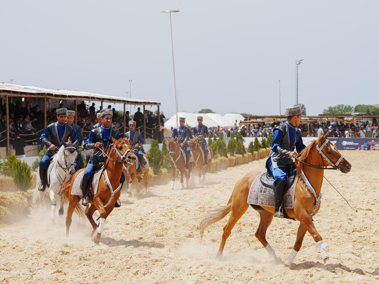 Recep Tayyip Erdogan and his spouse watch performance of Azerbaijani participants at Ethnosport and Culture Festival (PHOTO)