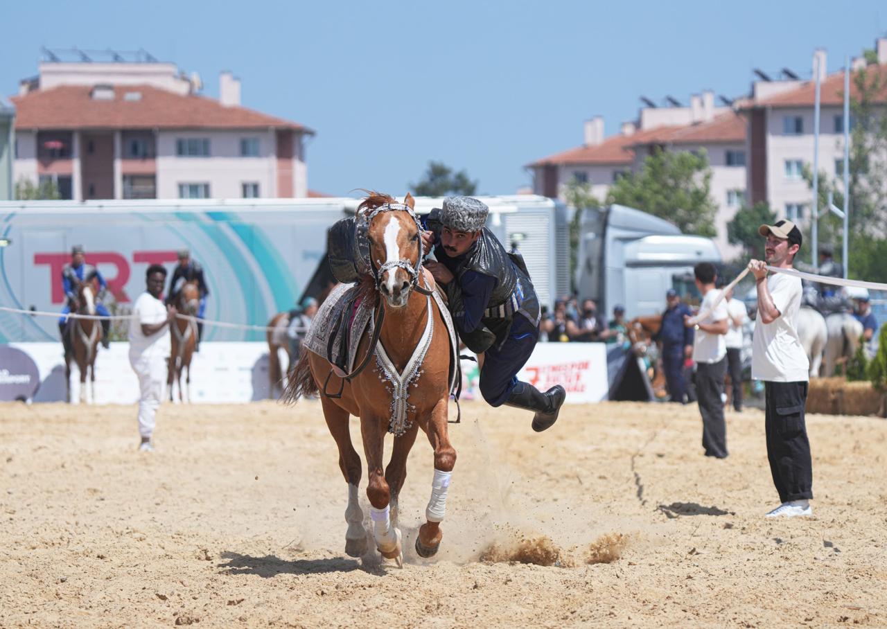 Recep Tayyip Erdogan and his spouse watch performance of Azerbaijani participants at Ethnosport and Culture Festival (PHOTO)