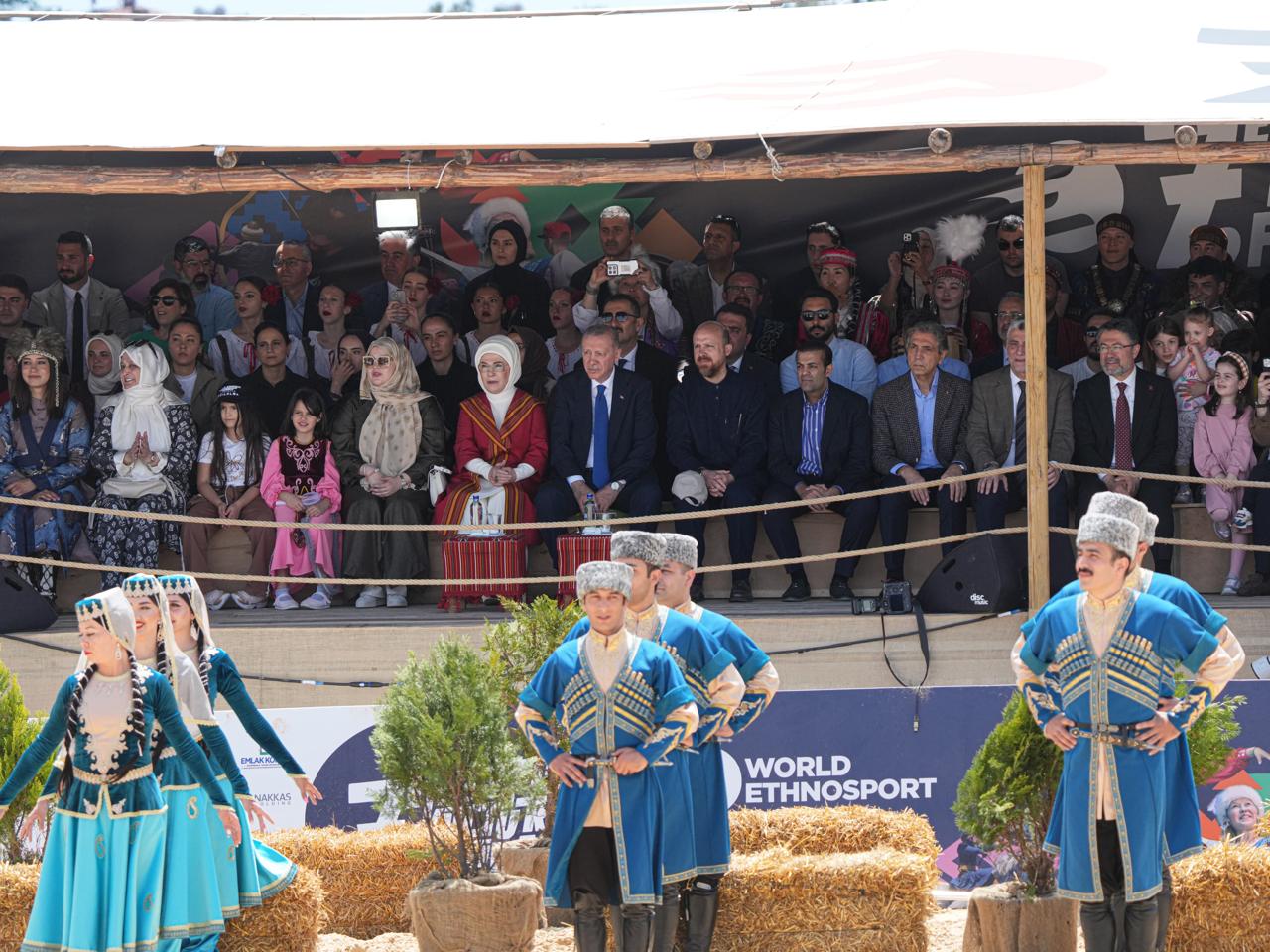 Recep Tayyip Erdogan and his spouse watch performance of Azerbaijani participants at Ethnosport and Culture Festival (PHOTO)
