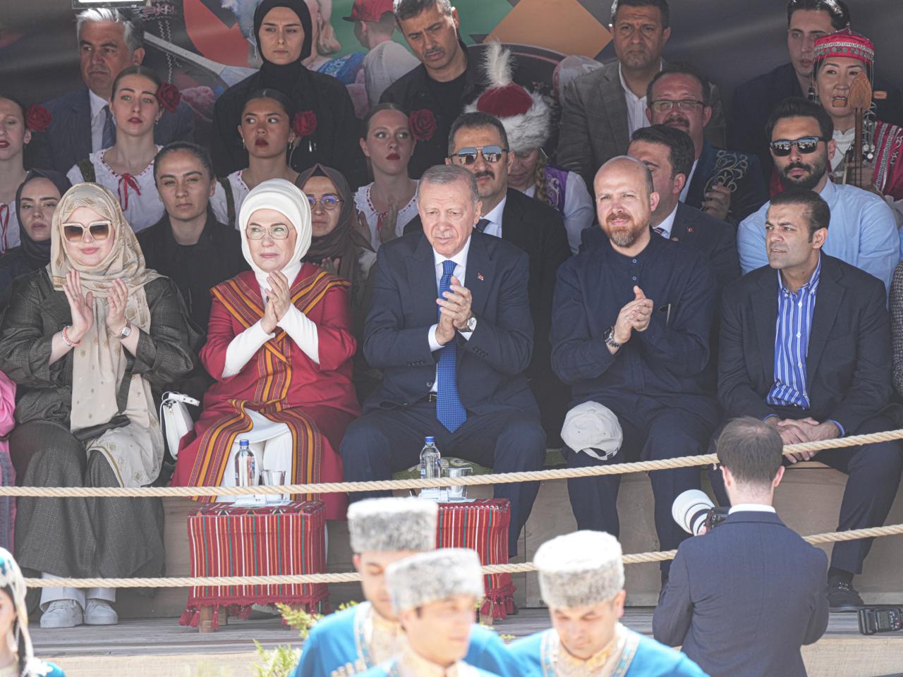 Recep Tayyip Erdogan and his spouse watch performance of Azerbaijani participants at Ethnosport and Culture Festival (PHOTO)