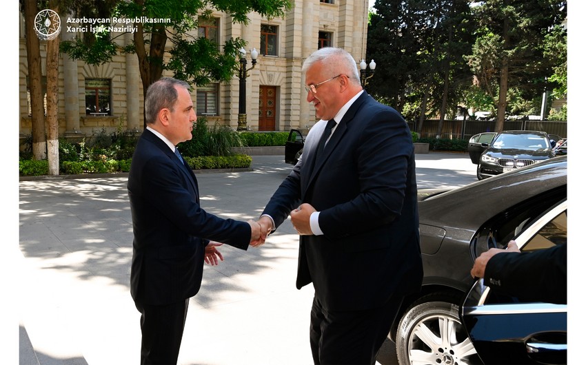 Jeyhun Bayramov meets with Ukrainian FM