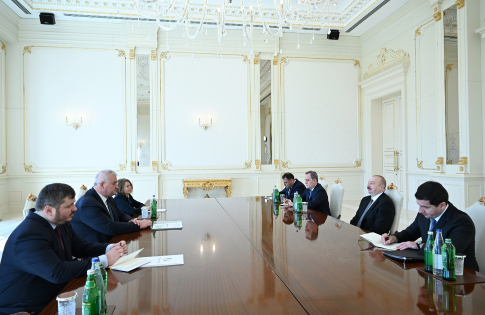 President Ilham Aliyev receives Ukrainian FM (PHOTO)