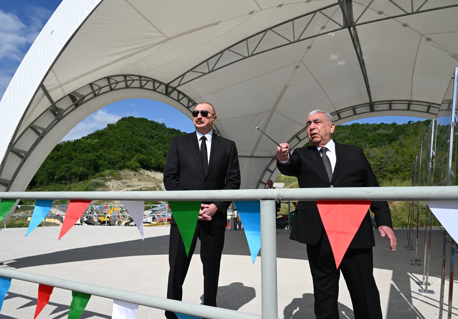 President Ilham Aliyev inspects progress of construction of Mughanli-Ismayilli-Gabala section of Baku-Gabala highway (PHOTO/VIDEO)