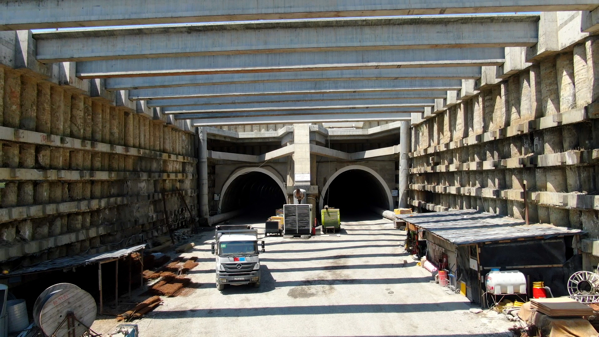 President Ilham Aliyev inspects progress of construction of Mughanli-Ismayilli-Gabala section of Baku-Gabala highway (PHOTO/VIDEO)