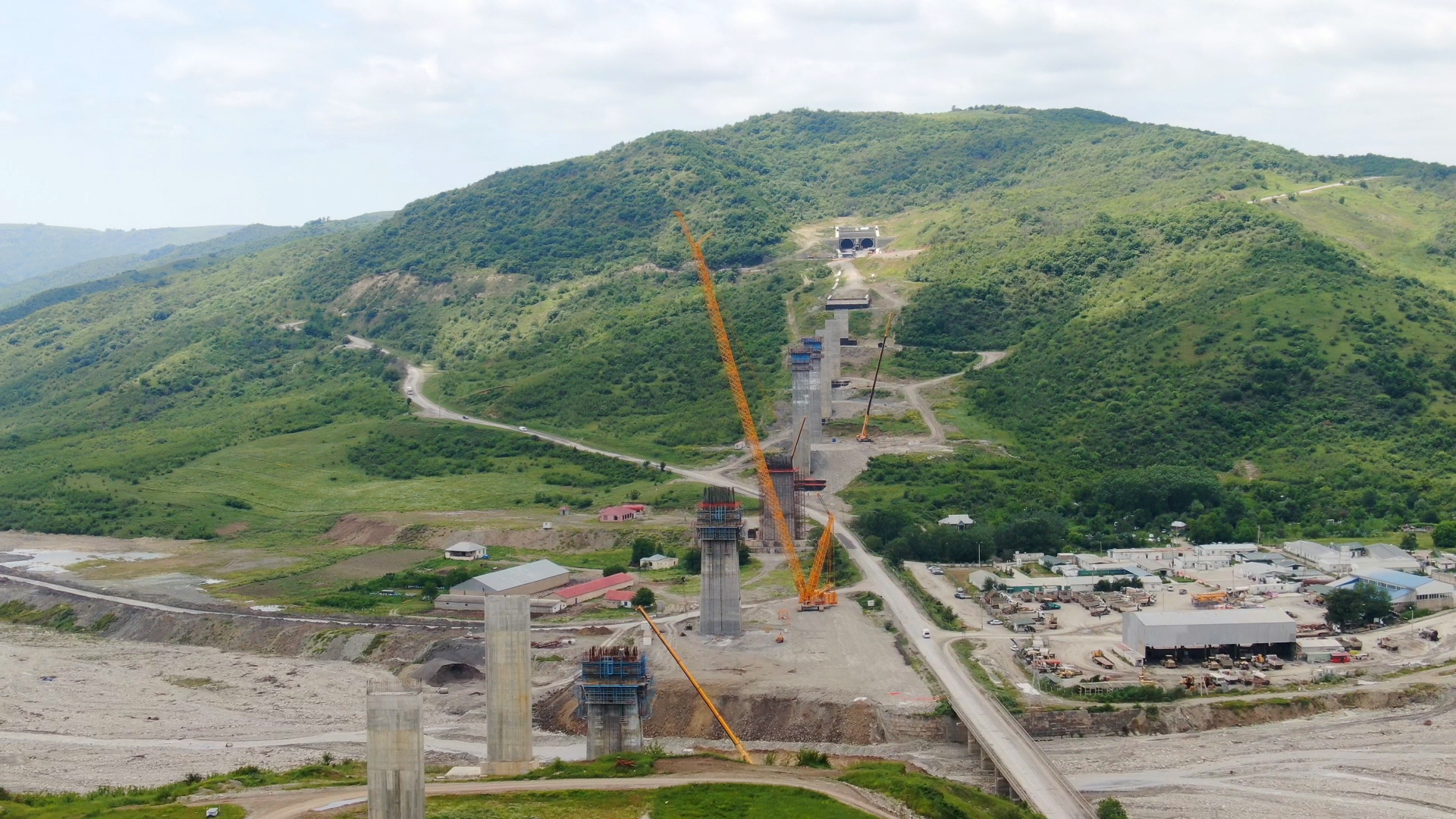 President Ilham Aliyev inspects progress of construction of Mughanli-Ismayilli-Gabala section of Baku-Gabala highway (PHOTO/VIDEO)