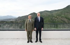 President Ilham Aliyev and Pakistani Prime Minister hold extended meeting in Lachin over lunch (PHOTO)