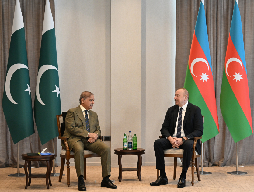 President Ilham Aliyev, Pakistani PM hold limited meeting in Lachin (PHOTO)