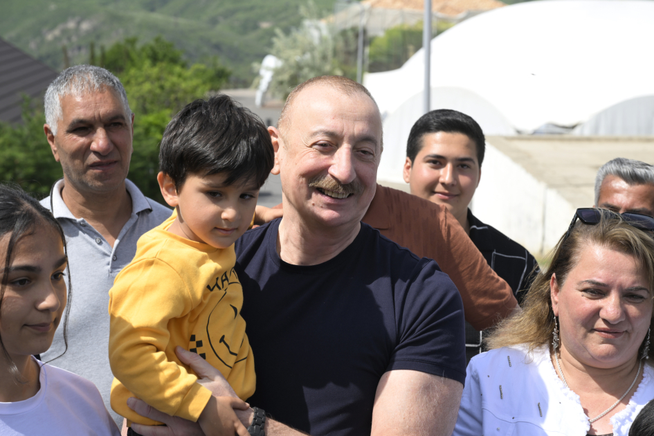 President Ilham Aliyev meets with residents in Lachin (PHOTO/VIDEO)