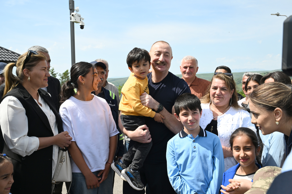 President Ilham Aliyev meets with residents in Lachin (PHOTO/VIDEO)